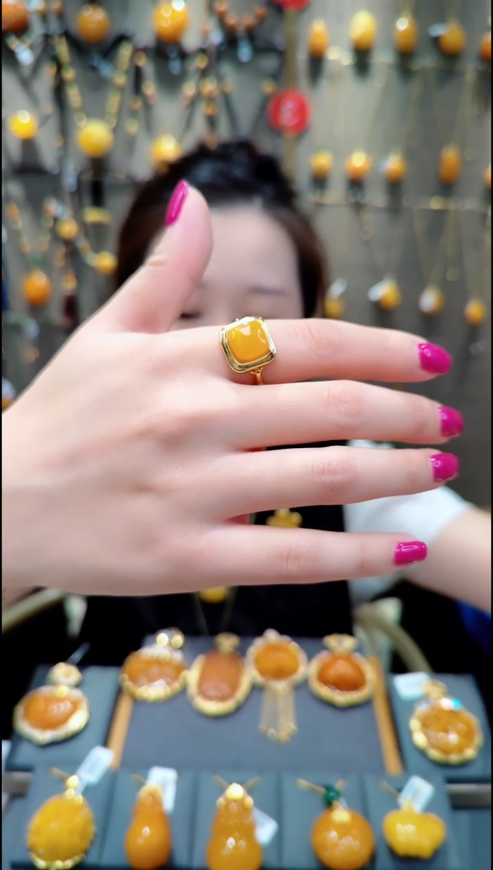 【闪购商品】蜜蜡戒指银S925镀金镶嵌B221蜜蜡戒指