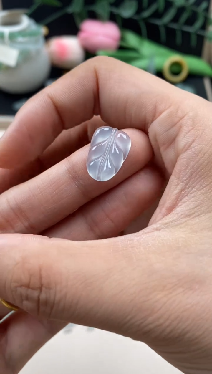 【闪购商品】翡翠颈饰未镶嵌翡翠冰胶叶子