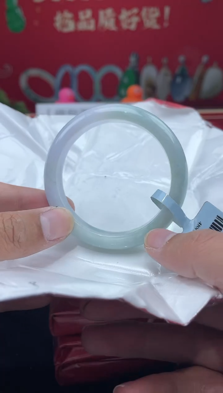 【闪购商品】翡翠手镯未镶嵌手镯4