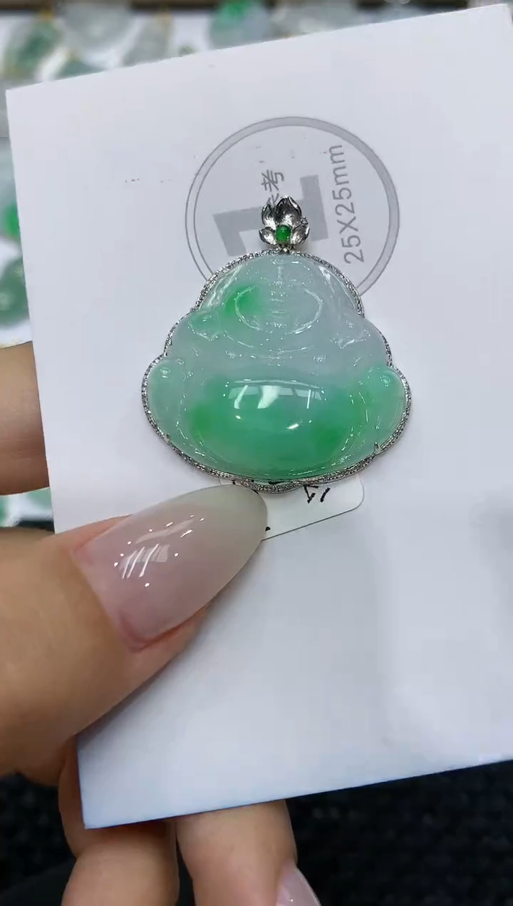 颈饰18K金镶嵌翡翠111111111111