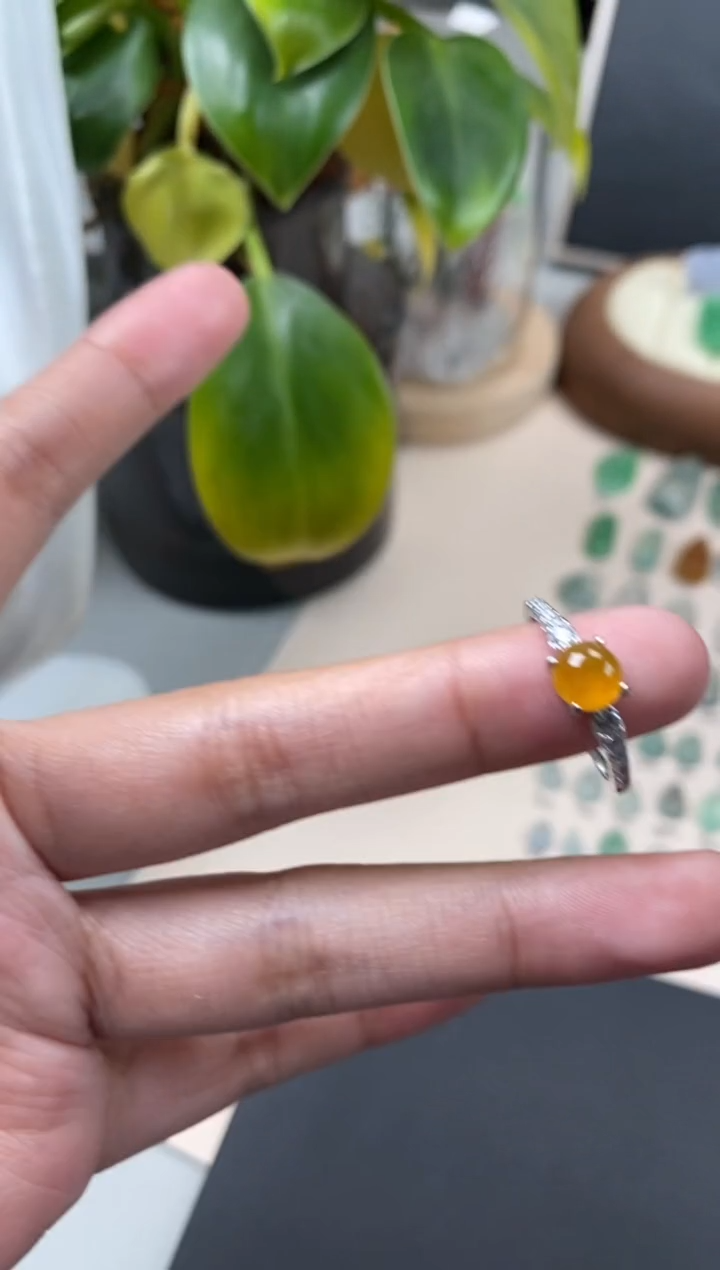 【闪购商品】翡翠颈饰银S925镶嵌翡翠冰黄裸石