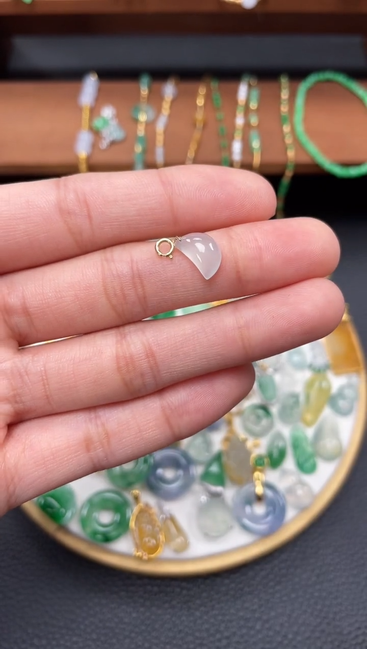 【闪购商品】翡翠吊坠(不含链)18K金镶嵌一个   JK726