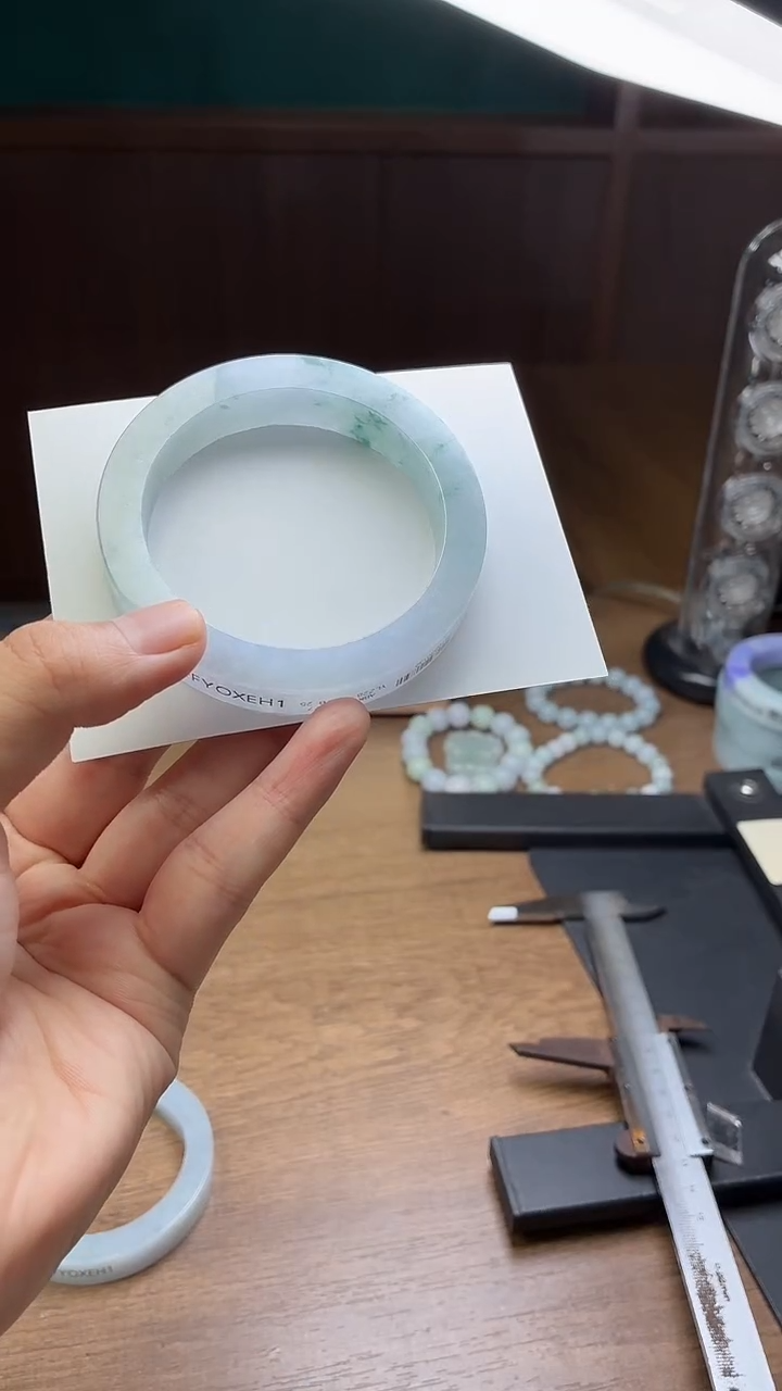 未镶嵌手镯定制翡翠收**望定制