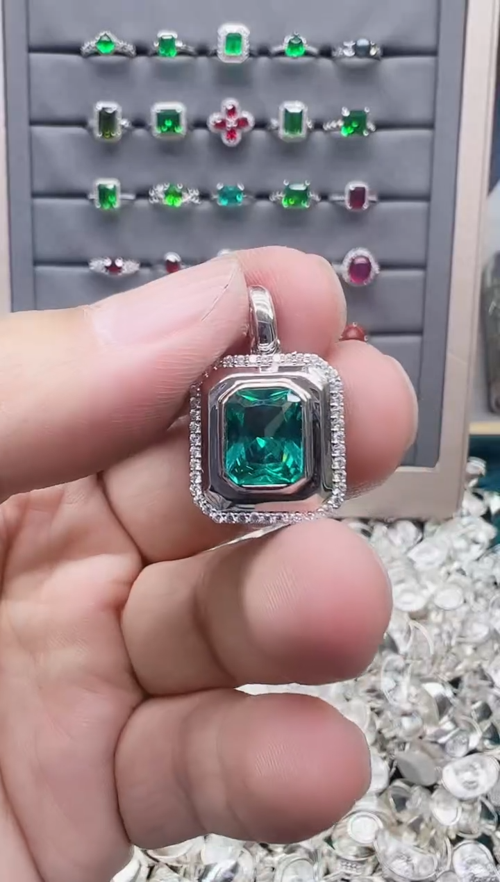 【闪购商品】帕拉依巴碧玺颈饰银S925镶嵌来了