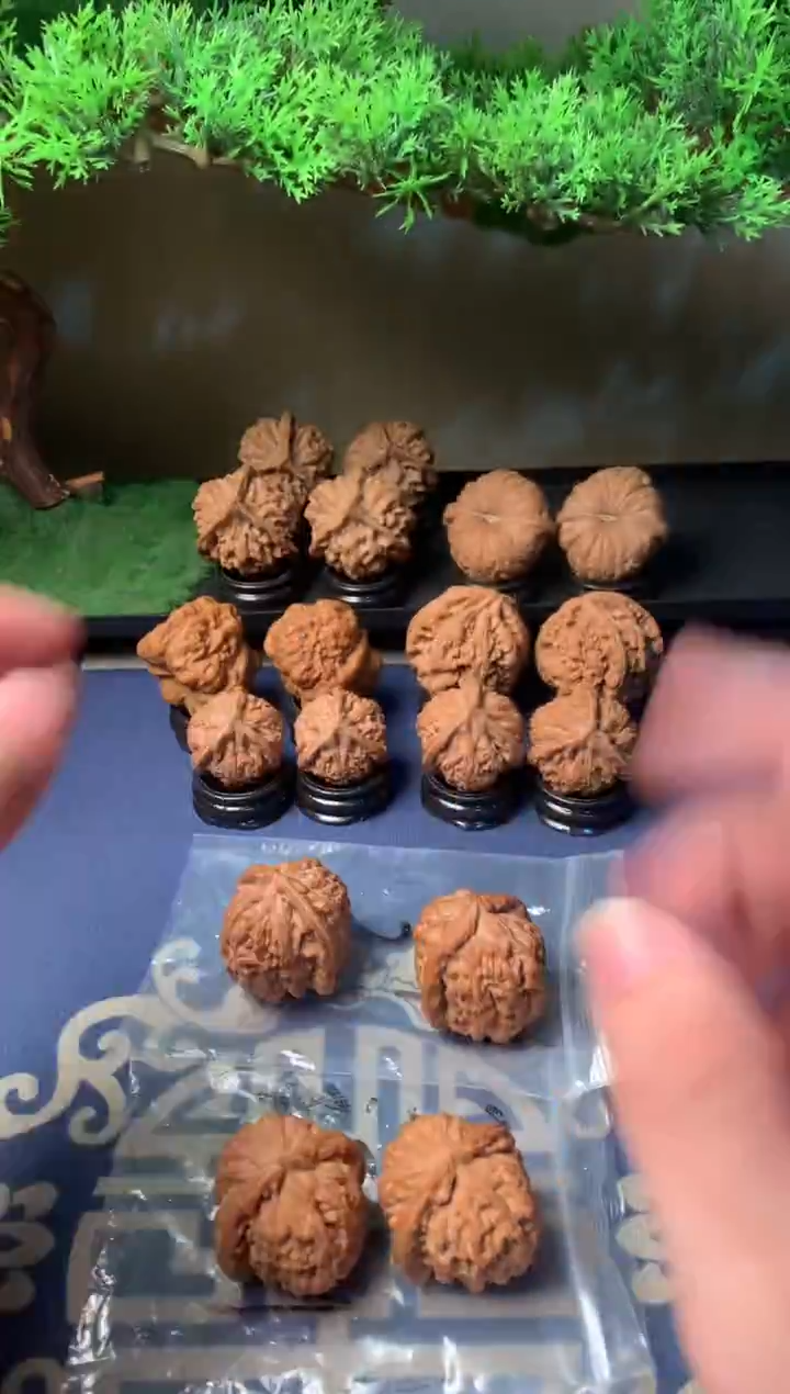 【闪购商品】文玩核桃吊坠39白狮子