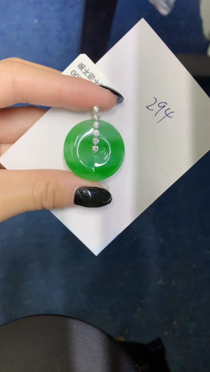 【闪购商品】翡翠颈饰18K金镶嵌0000000000