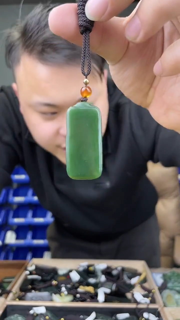 颈饰未镶嵌和田玉1拍一发一，多样性发货！