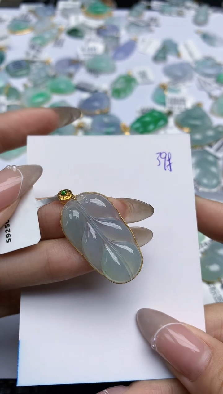 【闪购商品】翡翠颈饰18K金镶嵌 天然翡翠A货