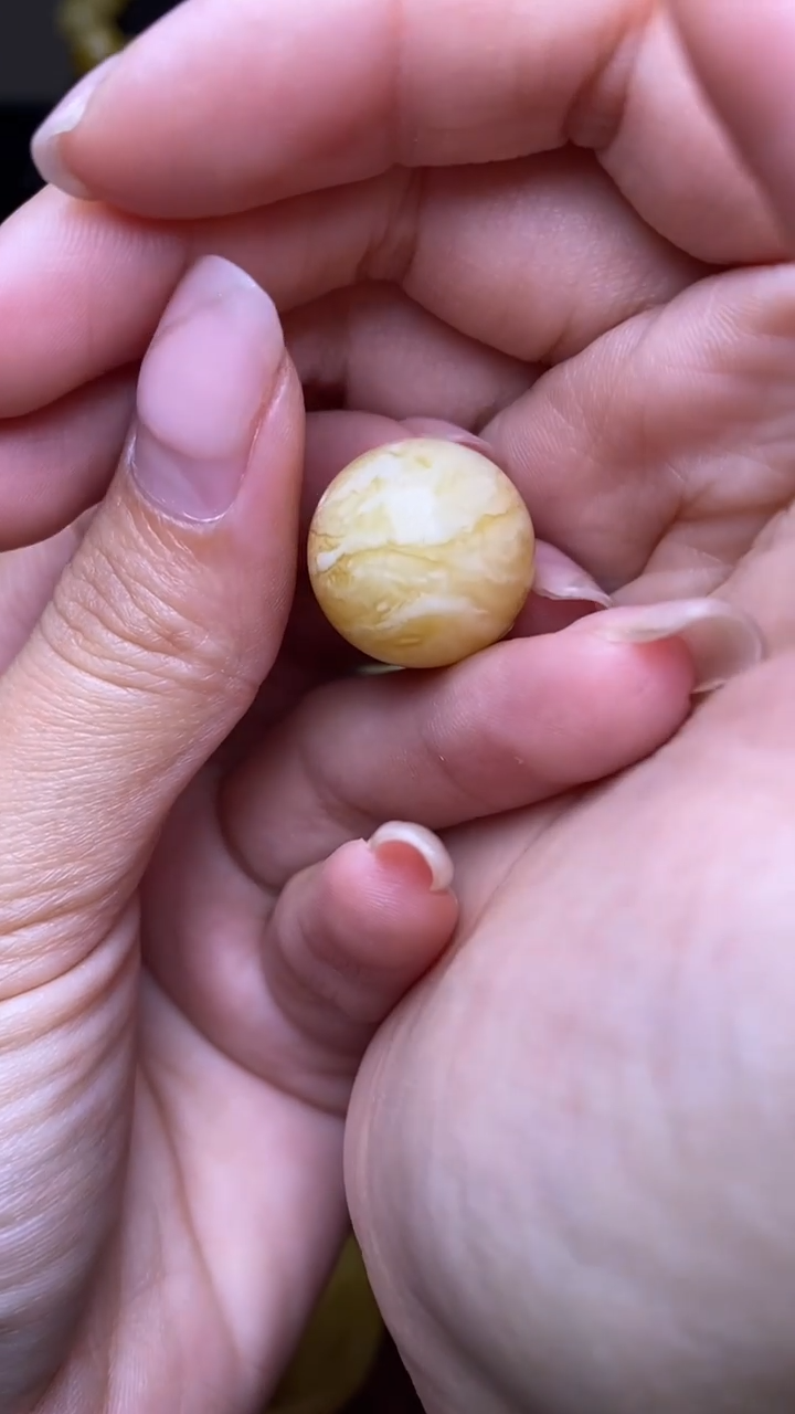 未镶嵌琥珀裸石葵. 7