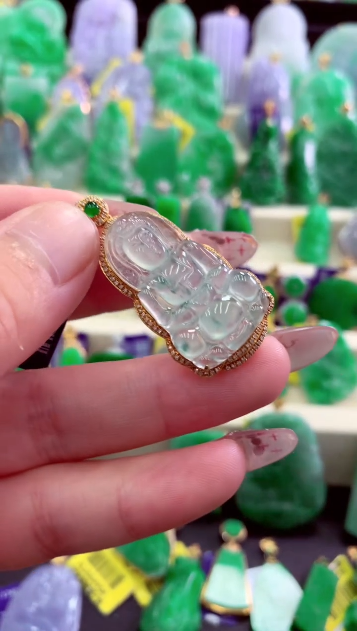 翡翠18K金镶嵌颈饰挂件