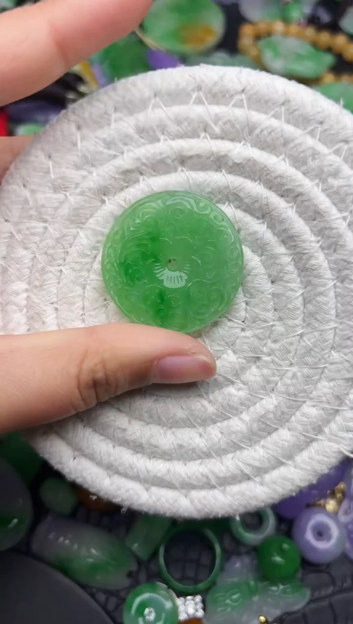 颈饰未镶嵌翡翠缅甸翡翠吊坠
