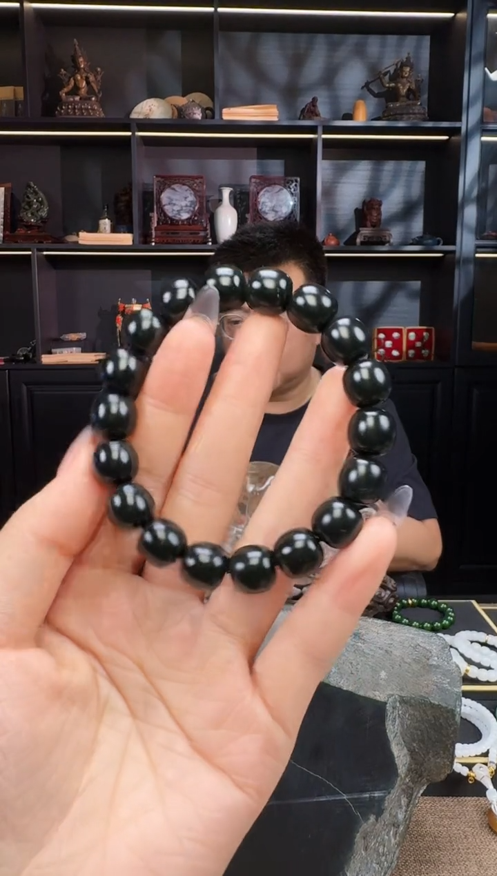 和田玉未镶嵌颈饰12mm塔青老型手串