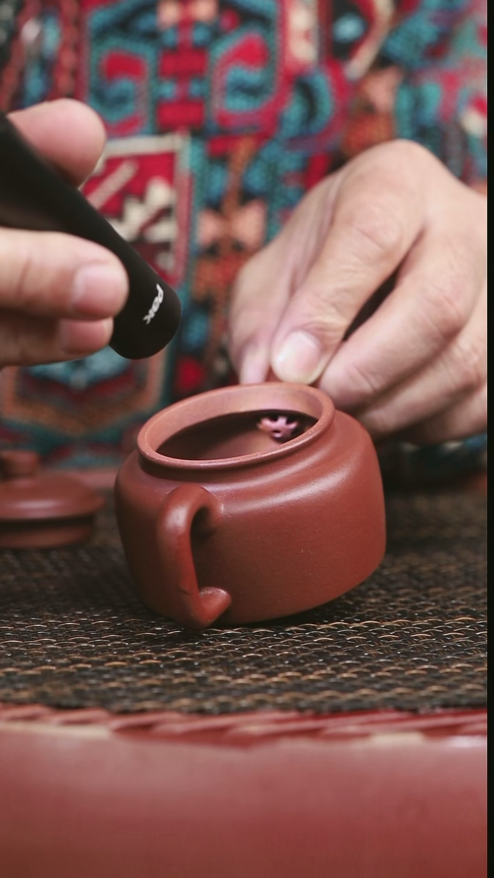 茶壶紫砂红皮龙德中120CC