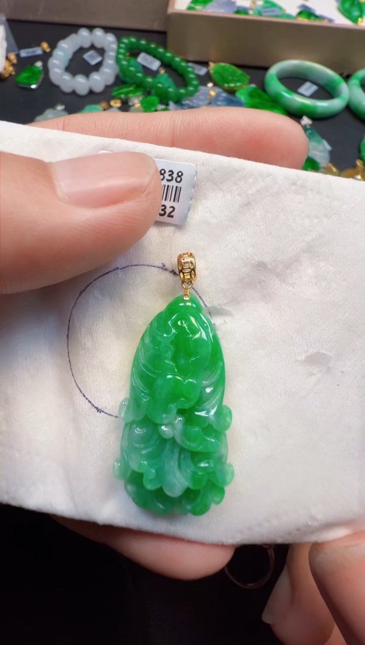 【闪购商品】翡翠颈饰18K金镶嵌缅甸A货翡翠吊坠