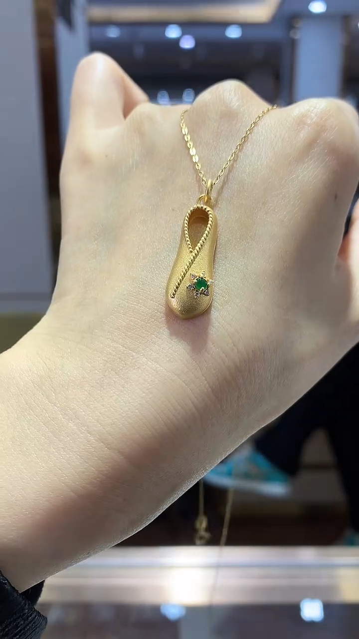 【闪购商品】18K金吊坠(不含链)躲春吊坠