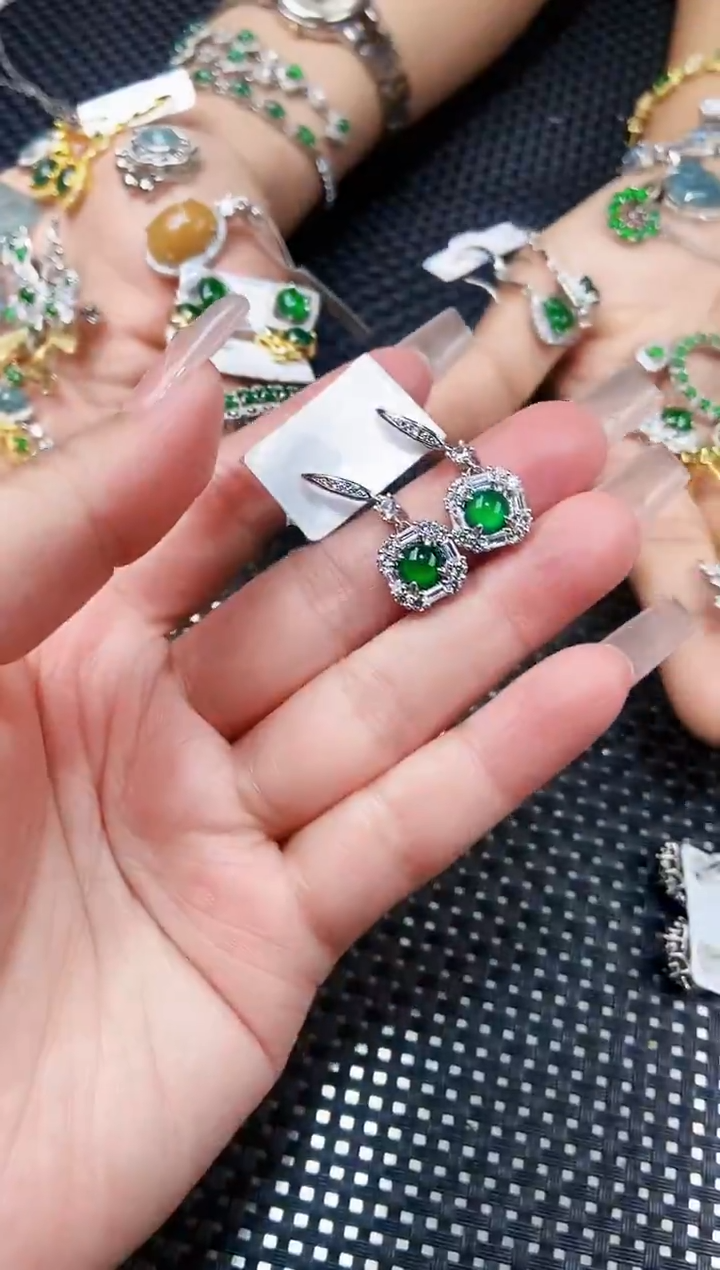 【闪购商品】翡翠耳饰未镶嵌111111111