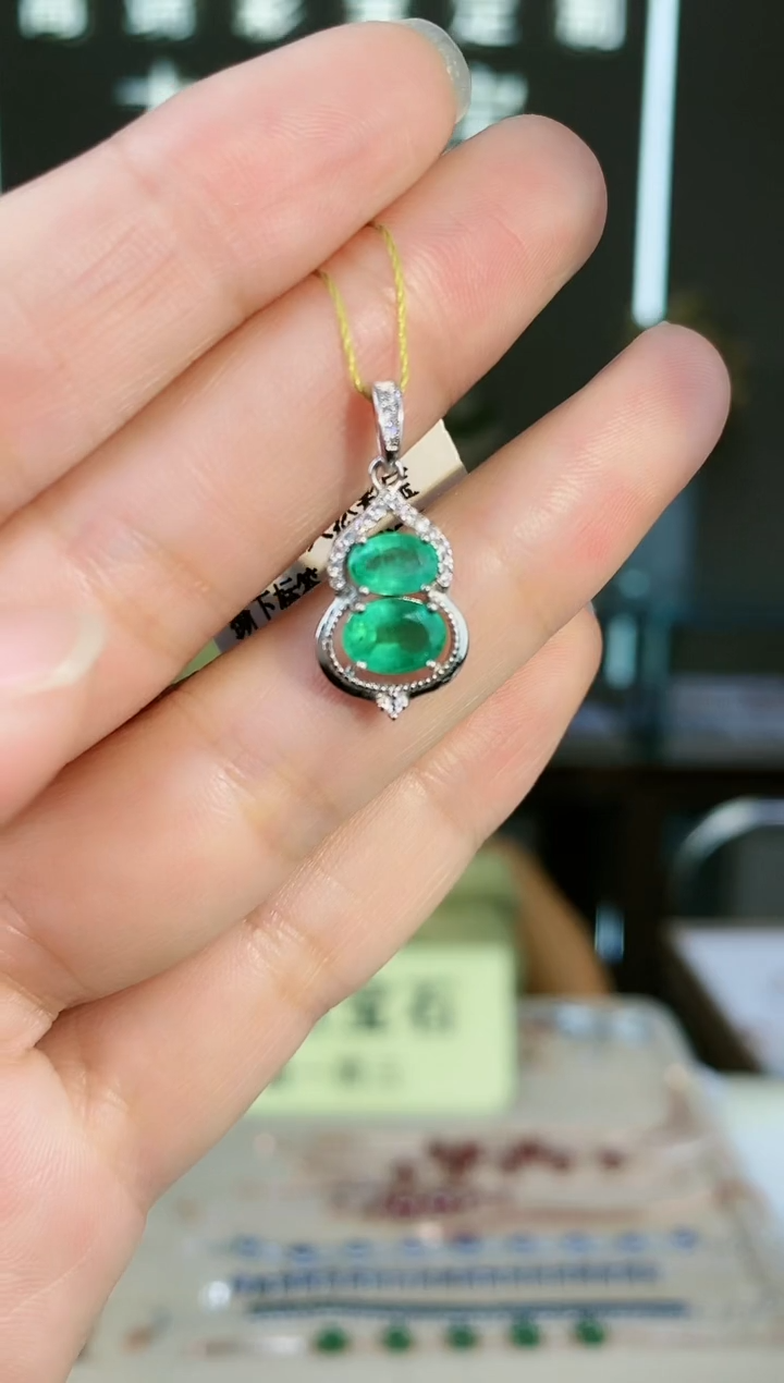 【闪购商品】祖母绿颈饰银S925镶嵌颈饰