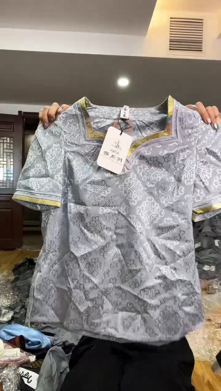 半袖 L  115斤以里