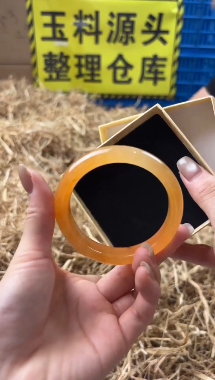 未镶嵌手镯石英质玉D-0672