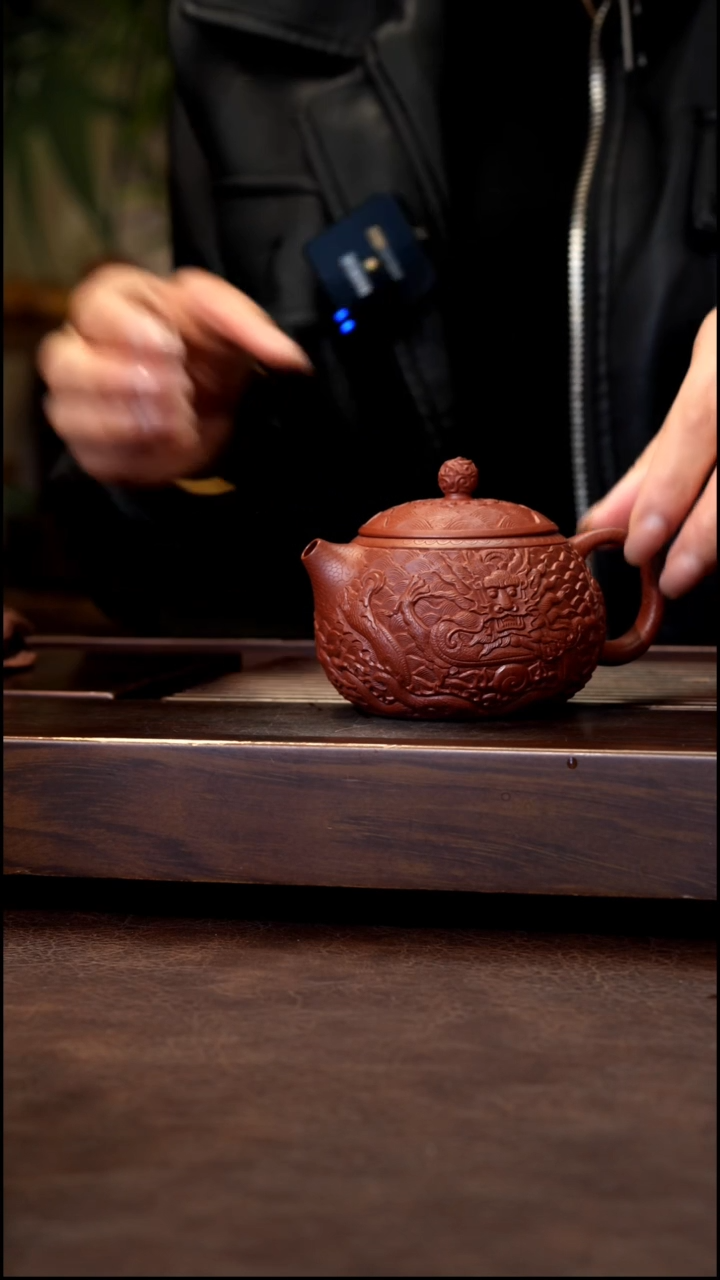 茶壶紫砂朱泥浮雕西施180cc左右