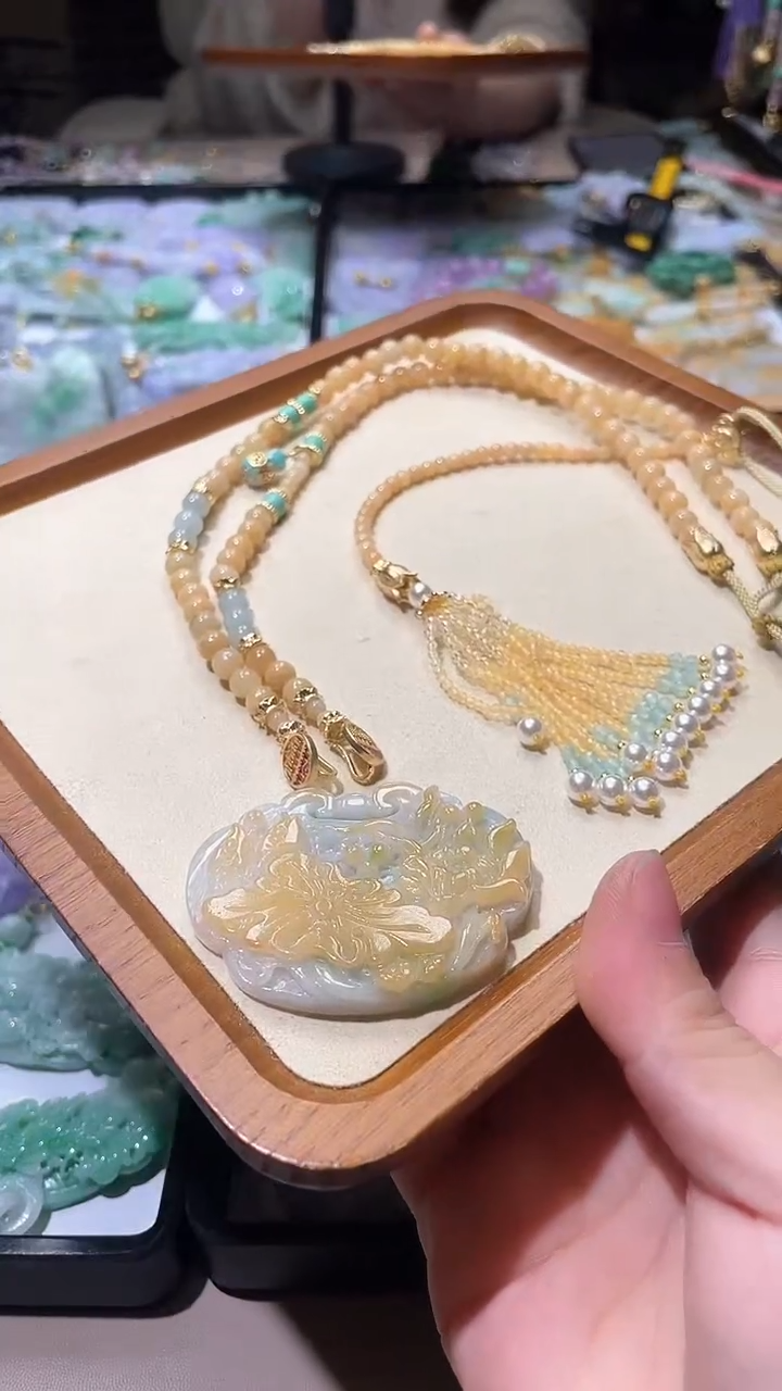 【闪购商品】翡翠颈饰未镶嵌吊坠