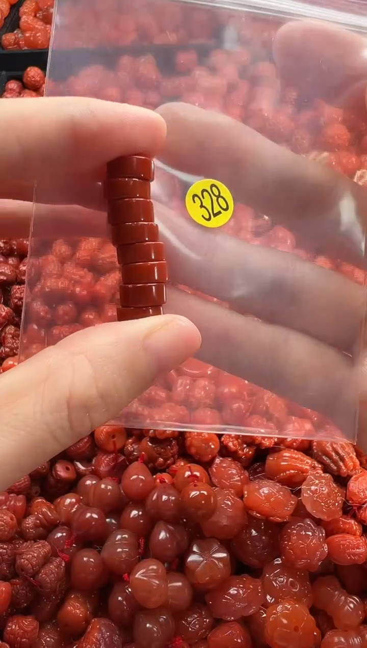 颈饰未镶嵌南红玛瑙1