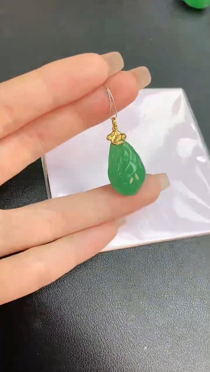 【闪购商品】翡翠颈饰18K金镶嵌赠礼盒证书 珍珍