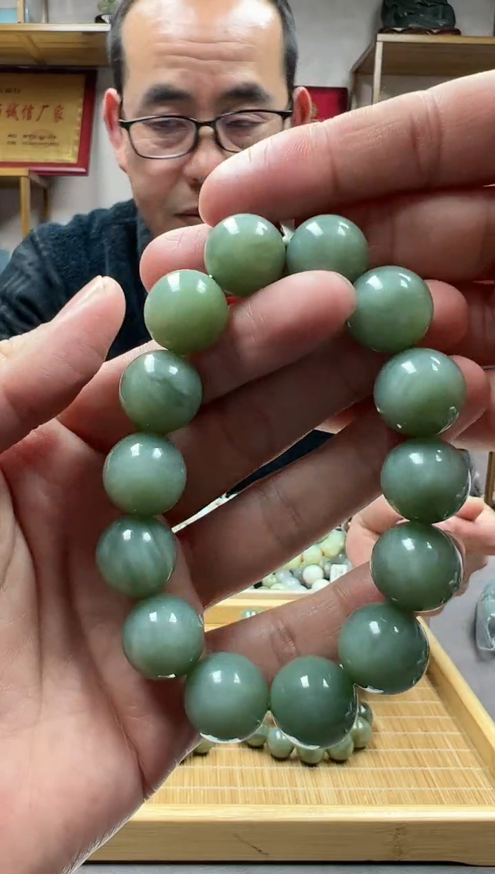 【闪购商品】和田玉手链未镶嵌16俄粉青