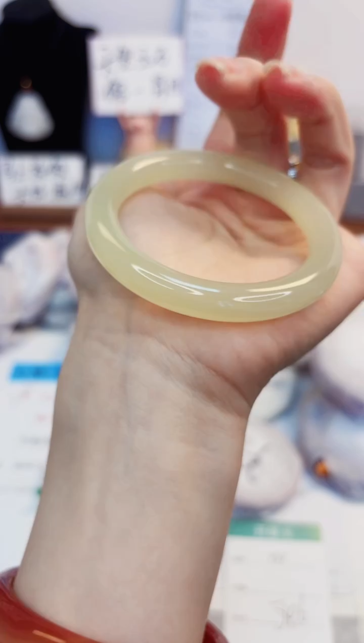 【闪购商品】石英质玉手镯未镶嵌157