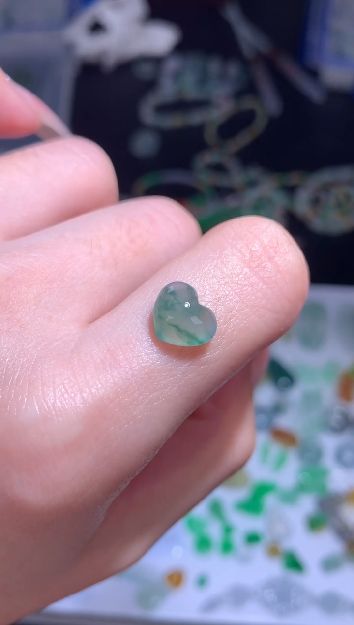 未镶嵌定制翡翠爱心