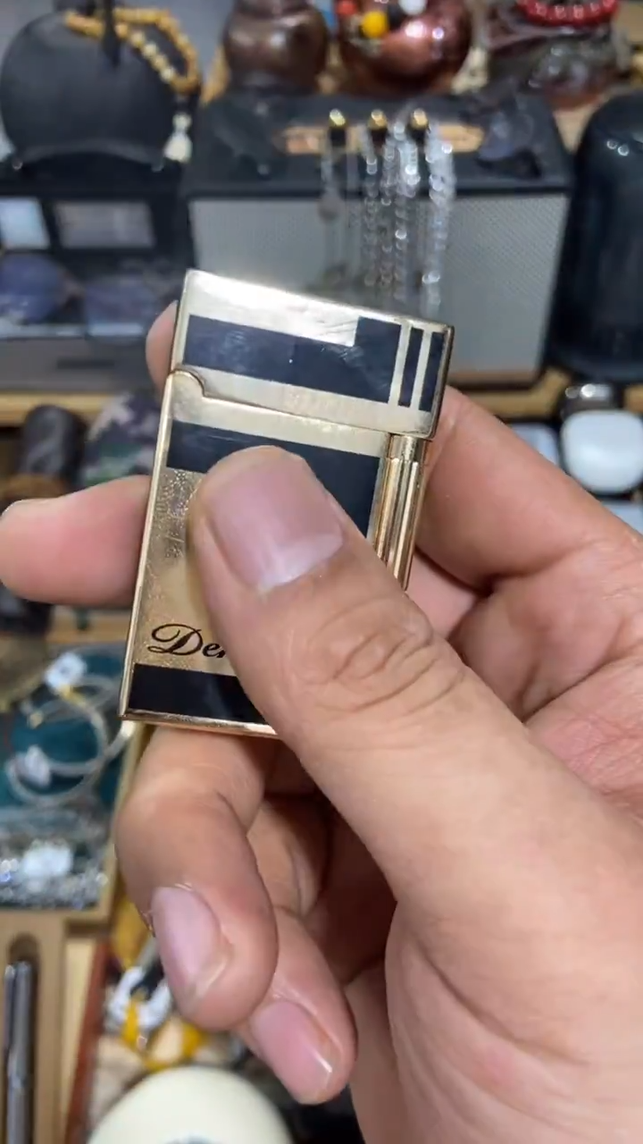 瓷片闪购商品  如图所示