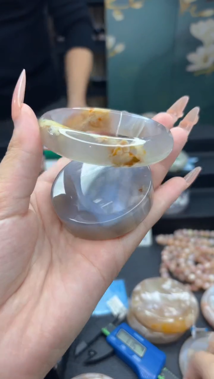 【闪购商品】石英质玉手镯未镶嵌2091（58圈赠送镯心）