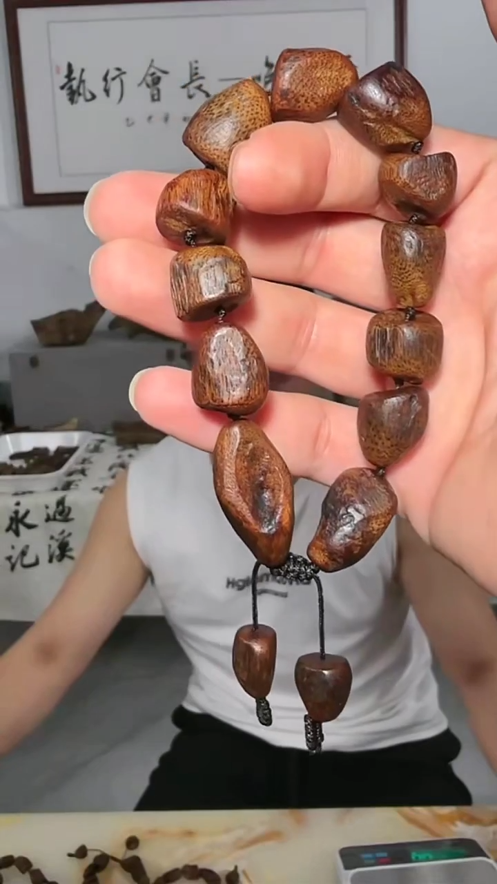 沉香手串122号沉水瘤疤多样性发一