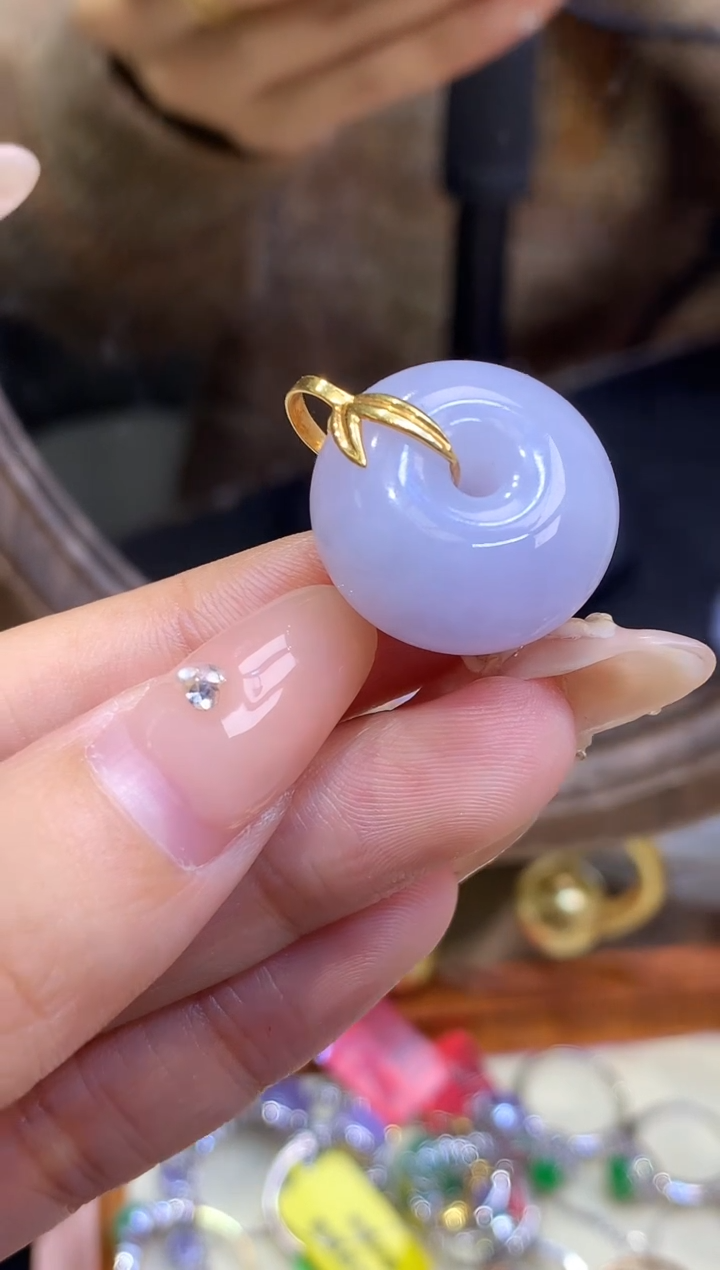 18K金镶嵌挂件翡翠胖扣