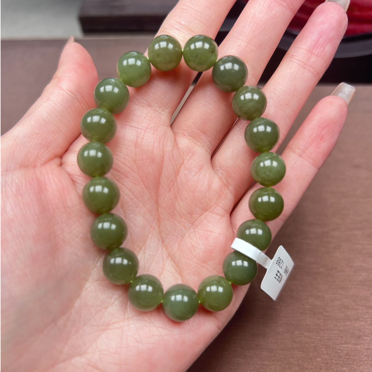 天然和田玉湖水绿手串  361