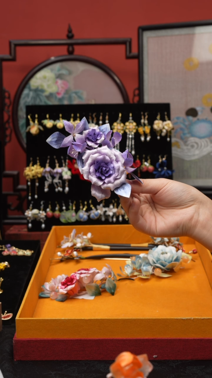 刺绣顾**～非遗手工绒花饰品改懒人夹