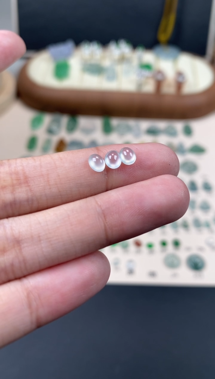 【闪购商品】翡翠颈饰未镶嵌翡翠冰种蛋面