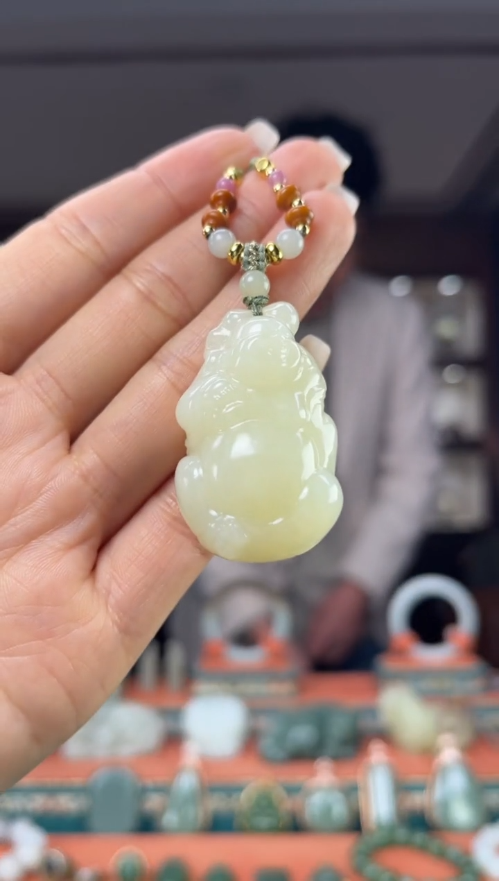 颈饰未镶嵌和田玉佩佩