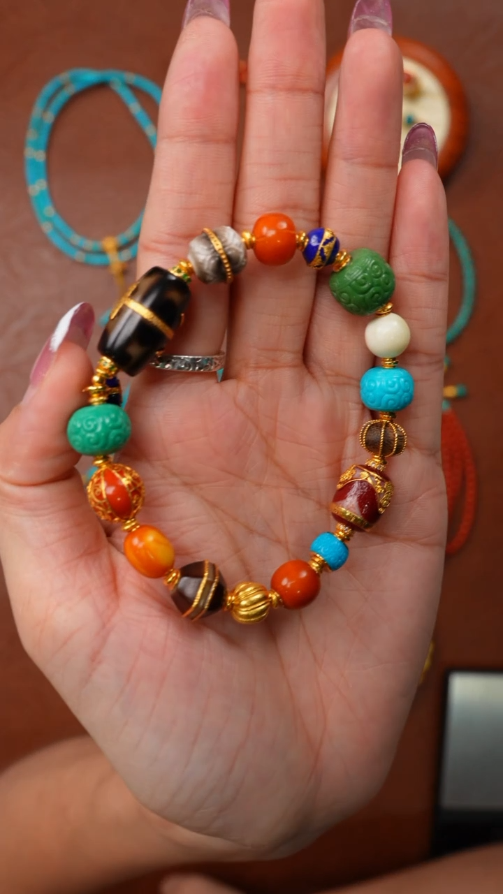 未镶嵌手串玛瑙/玉髓多宝手串 防拍链接