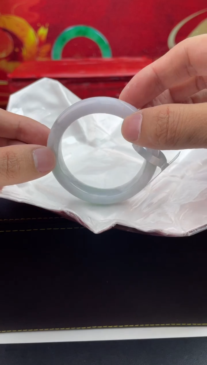 【闪购商品】翡翠手镯未镶嵌37翡翠手镯（微瑕）