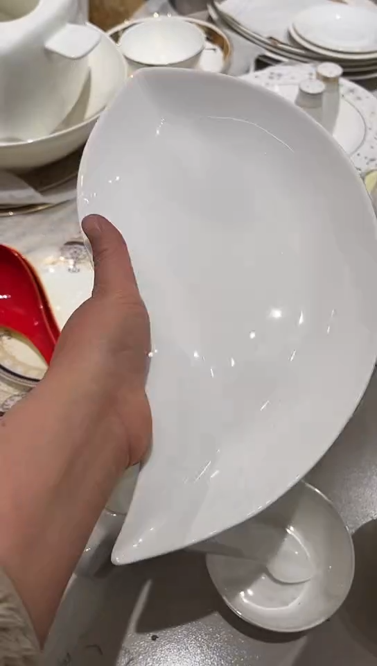 瓷白瓷异形盘鱼2个