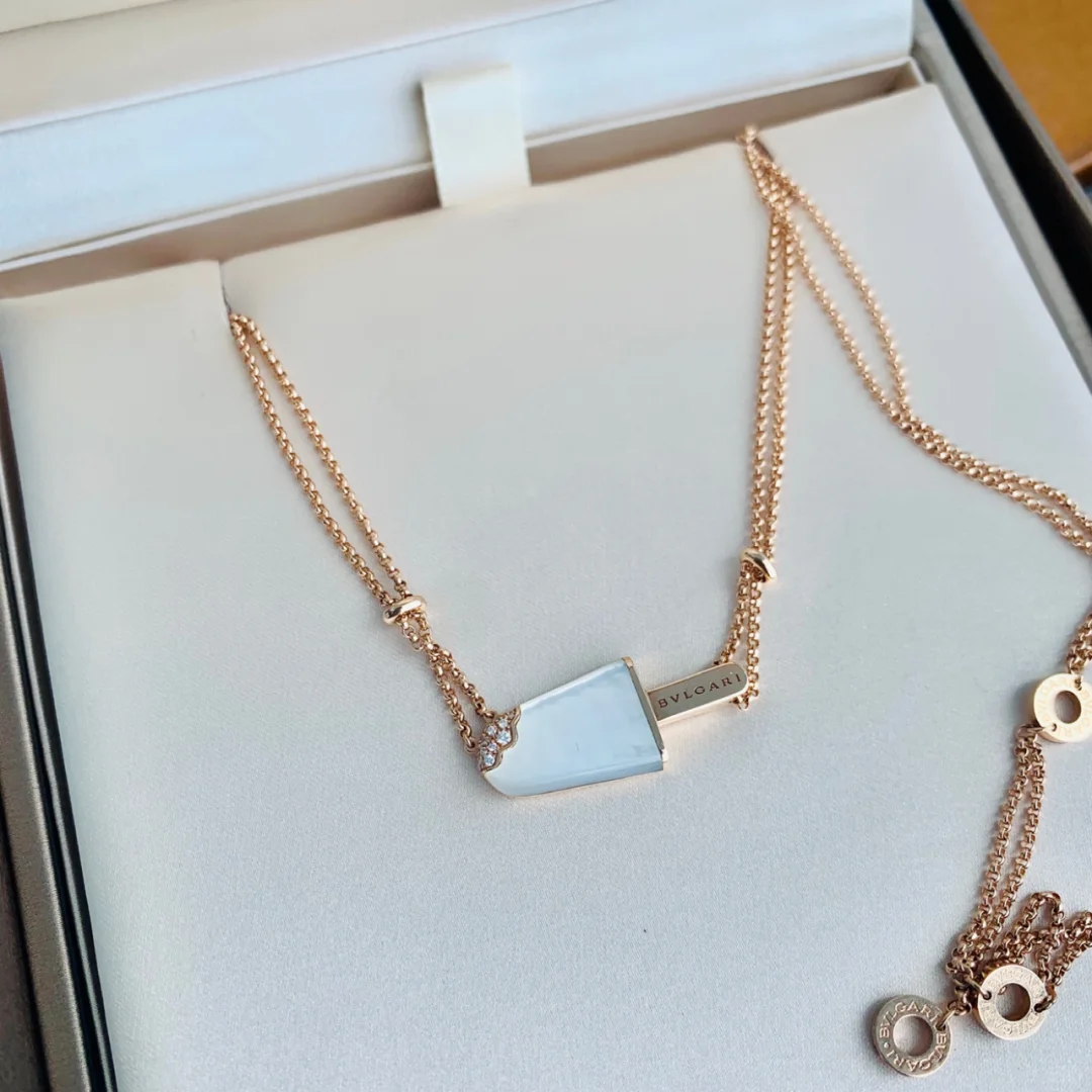 99新 BVLGARI/宝格丽 小花6欢 冰淇淋珍珠贝母项链