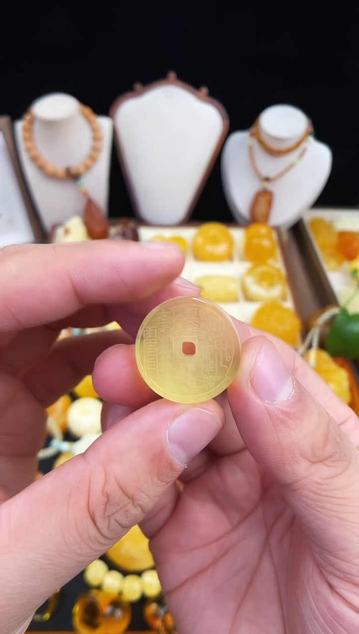 琥珀未镶嵌珠宝奇石柒月