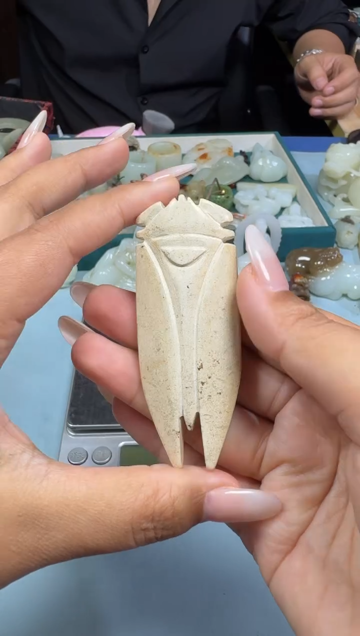 和田玉未镶嵌颈饰1