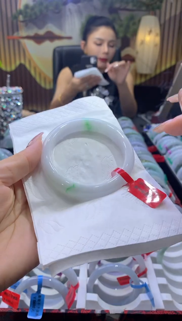 翡翠手镯未镶嵌00001583