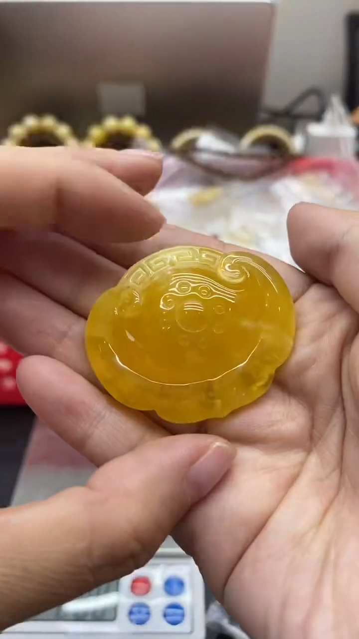 琥珀未镶嵌珠宝奇石240