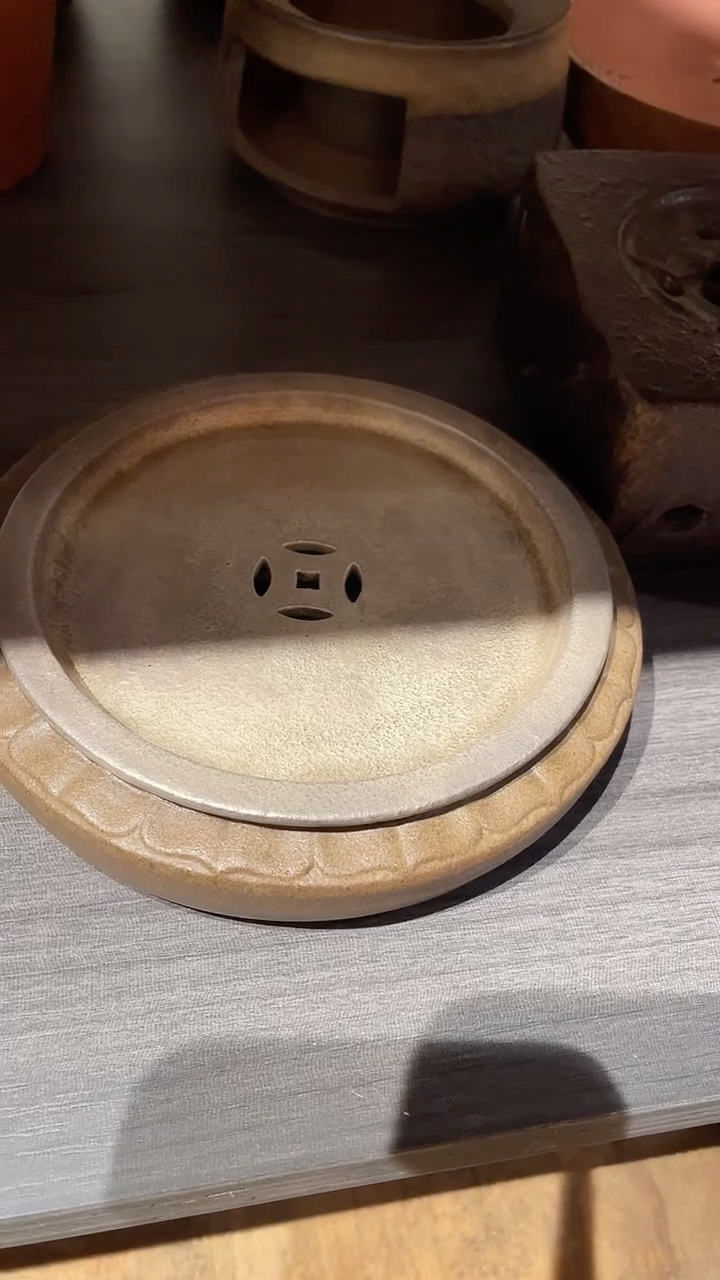 青苔半边莲壶承。   