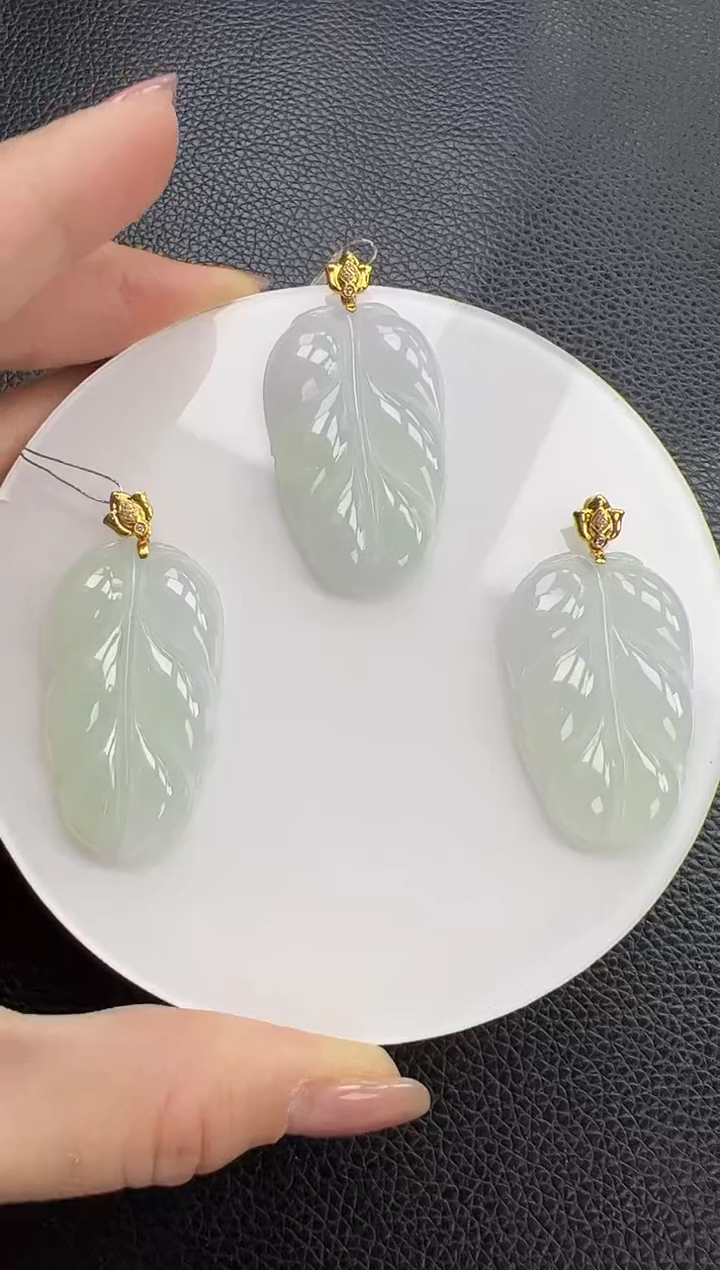 【闪购商品】翡翠颈饰18K金镶嵌叶子多样性发一