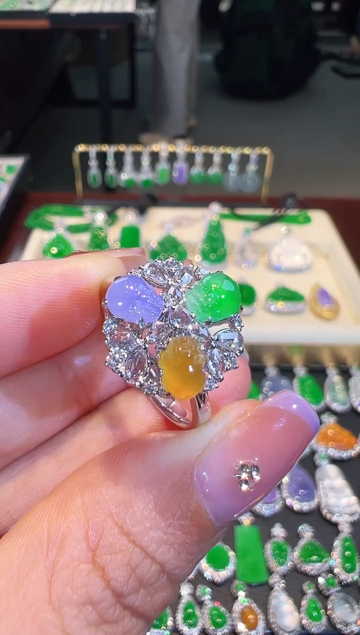 【闪购商品】翡翠戒指18K金镶嵌翡翠