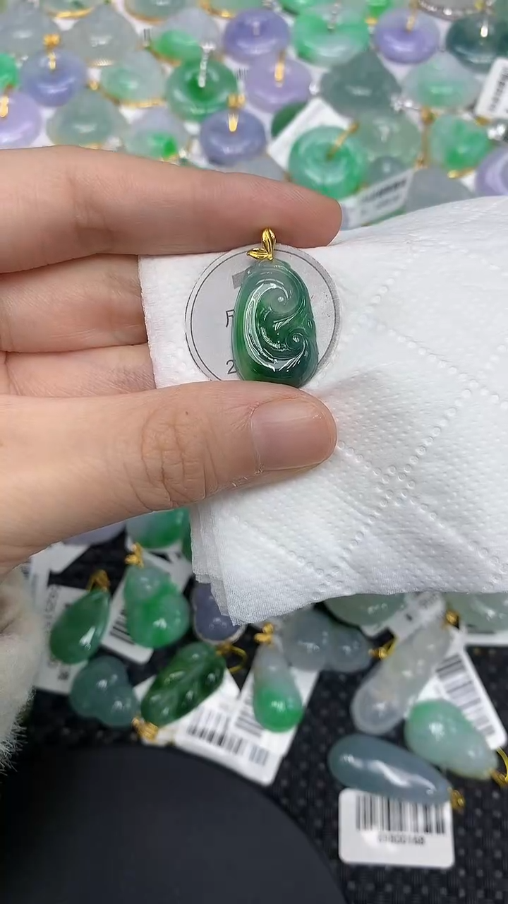 颈饰18K金镶嵌翡翠11111111